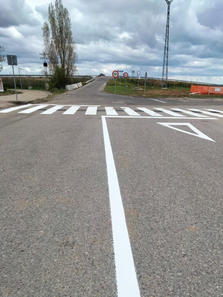 Trabajo de señalización vial en Illescas